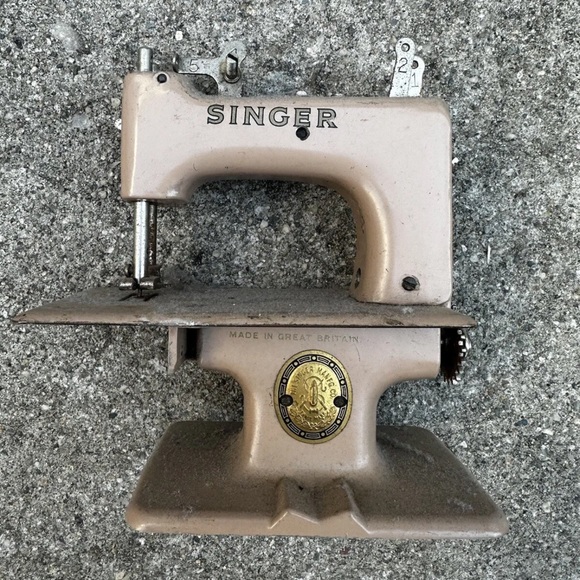 singer Other Vintage Singer Mini Sewing Machine Mid Century Model 2 Antique As Is Poshmark